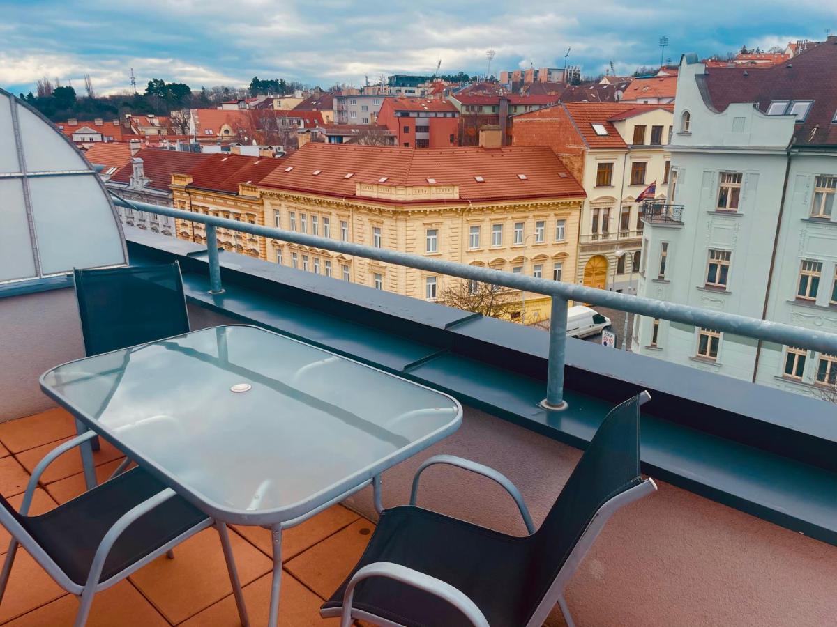 Downtown Suites Belohorska Prague Luaran gambar